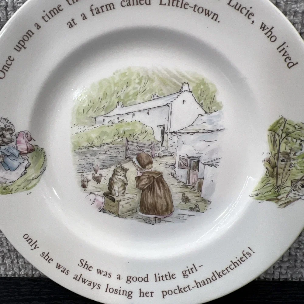 Wedgwood Plate Kids 7in White Excellent Mrs‎ Tiggy-Winkle Beatrix Potter England